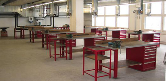 山東發(fā)電設備廠使用浦豐柜業(yè)鉗工工作臺品質升級 山東發(fā)電設備廠使用浦豐柜業(yè)鉗工工作臺品質升級