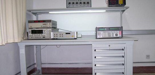 山東大學(xué)物理學(xué)院--浦豐柜業(yè)工作臺使用案例 山東大學(xué)物理學(xué)院--浦豐柜業(yè)工作臺使用案例